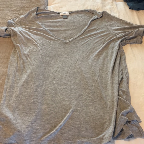 Bundle of 3 old navy V neck tees - Picture 3 of 4